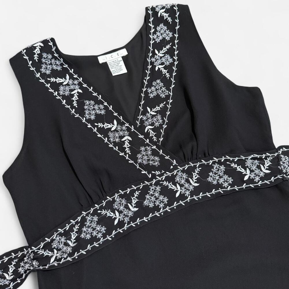 VTG Y2K Ice Black & White Silk Floral Embroidered Beaded Whimsy Fairy Top L - Picture 6 of 7